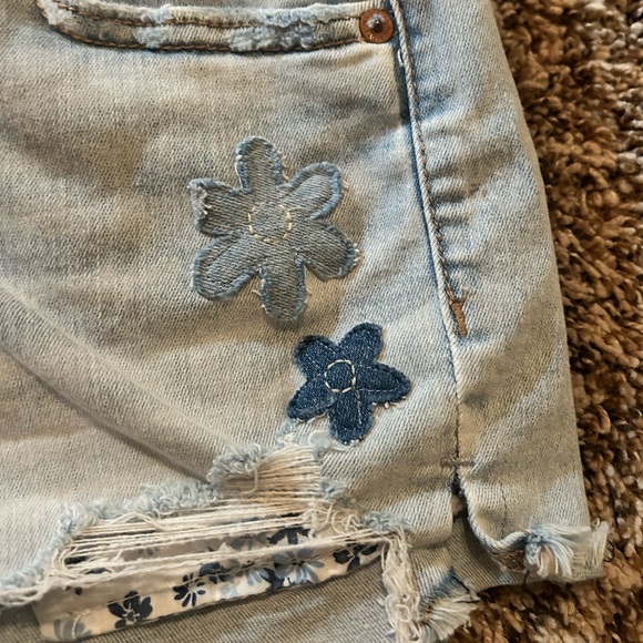 American Eagle Jean Shorts - Picture 2 of 7